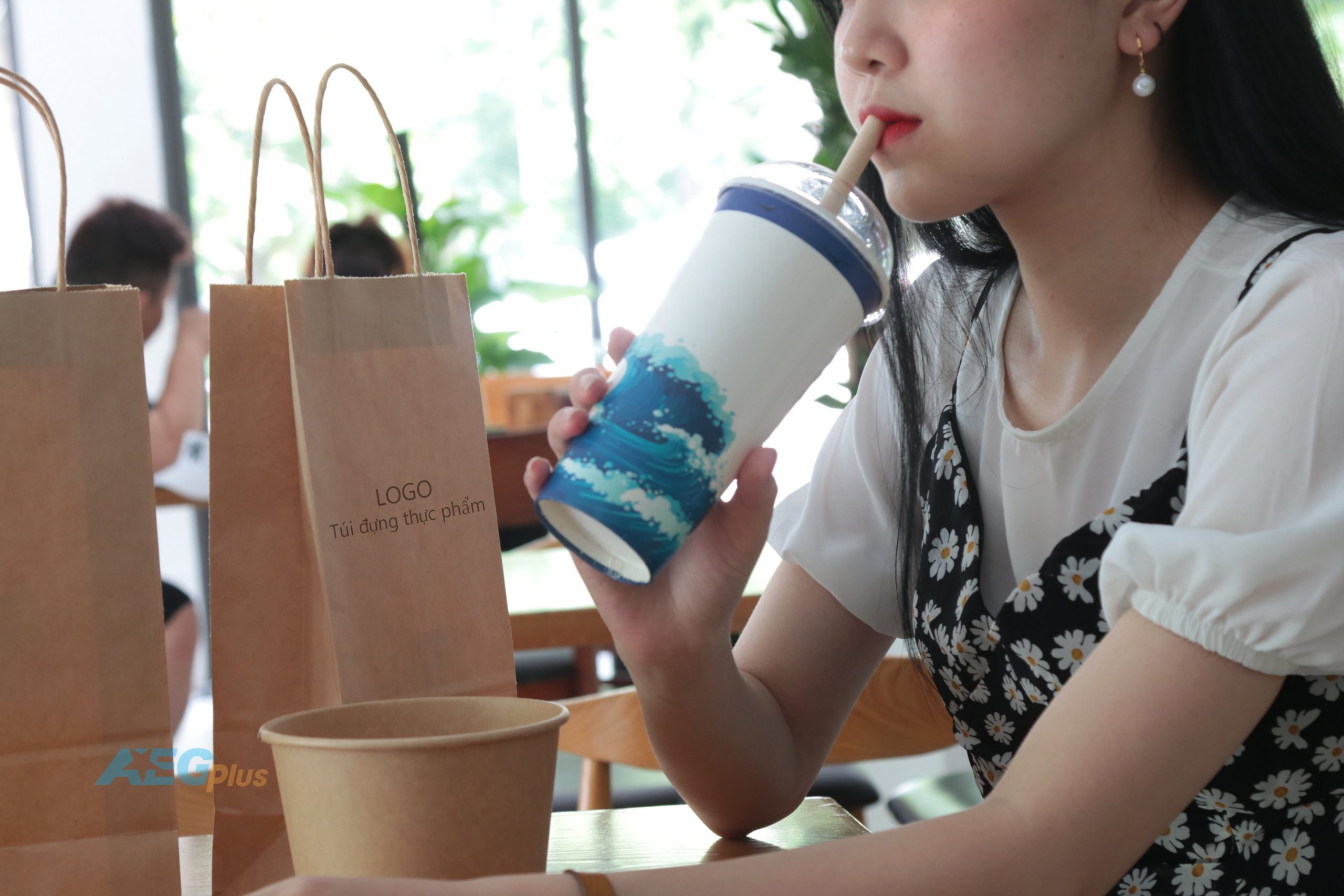 Túi giấy kraft đựng thực phẩm có quai