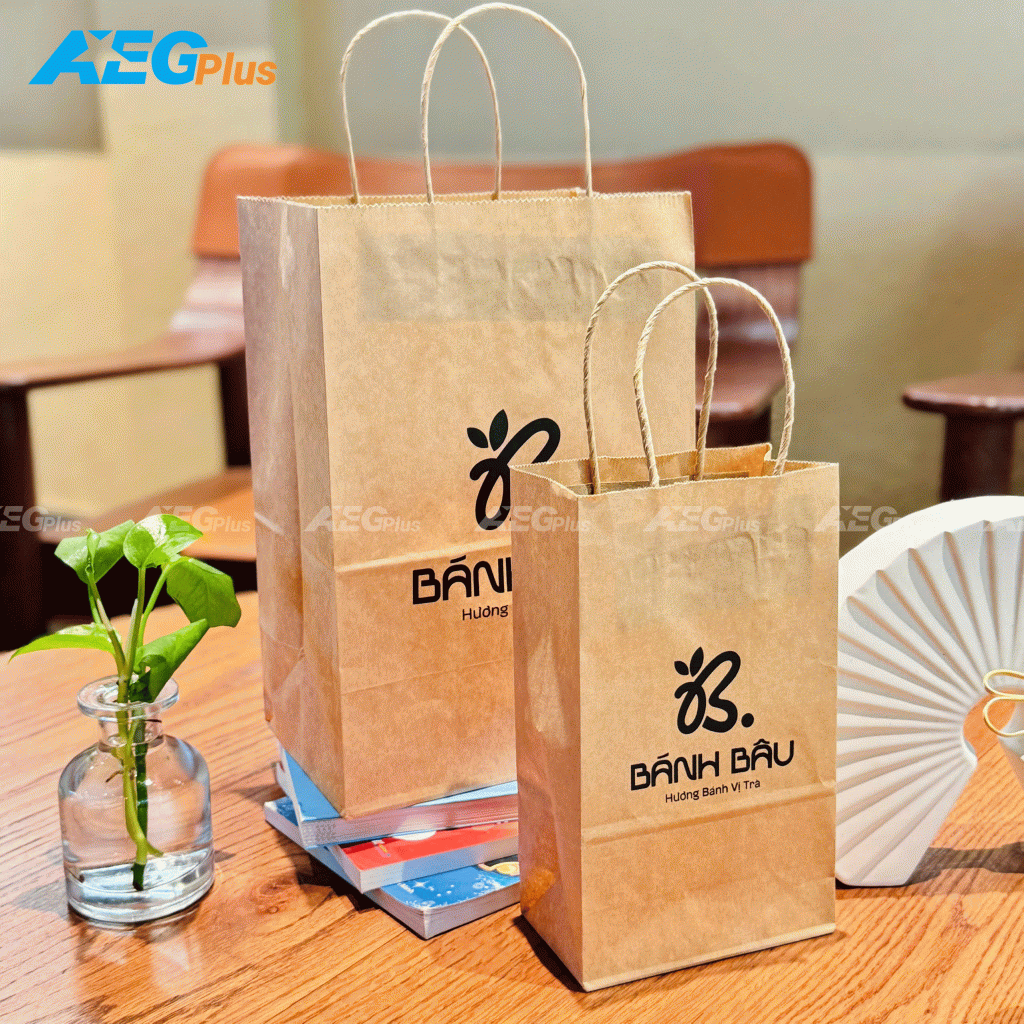 túi giấy kraft với màu nâu mộc mạc, đơn giản - mang nét đẹp thiên nhiên